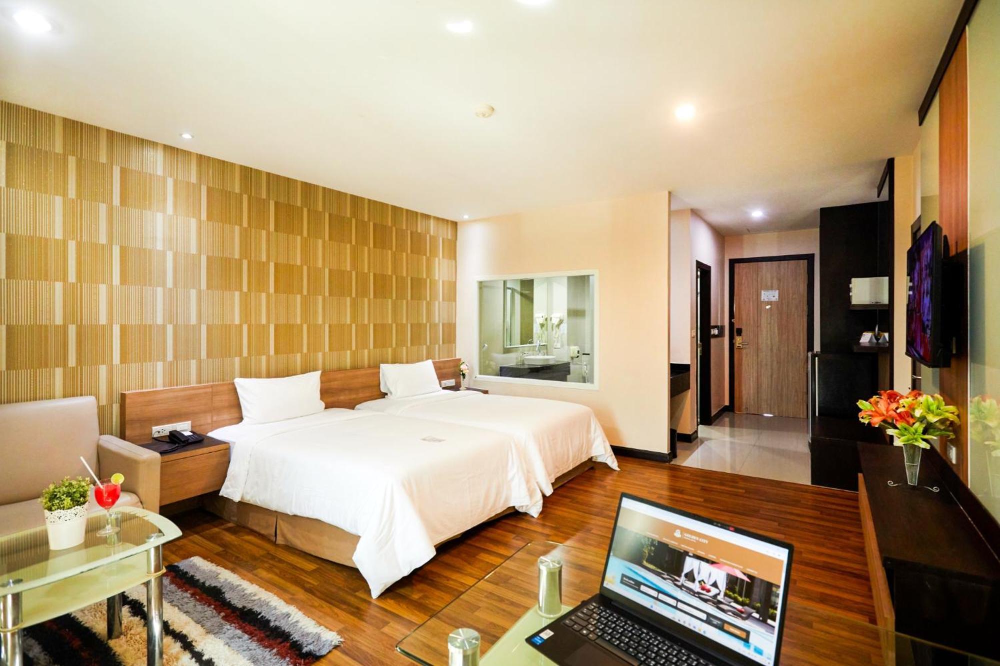 Golden City Rayong Hotel מראה חיצוני תמונה