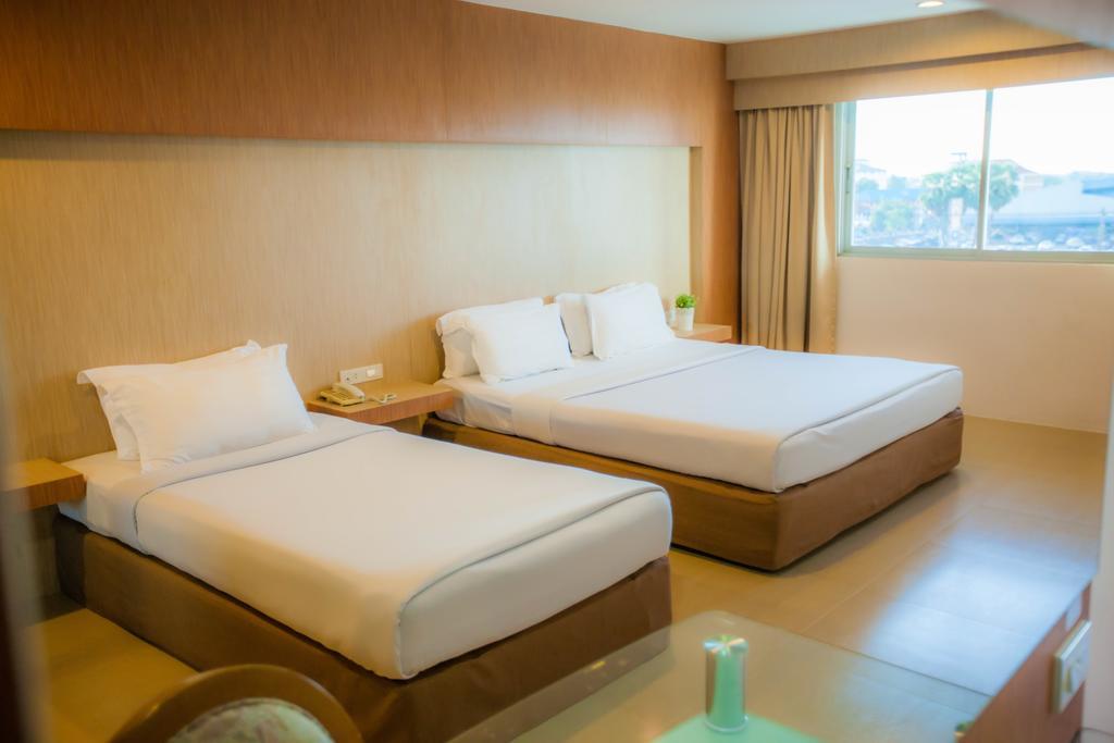 Golden City Rayong Hotel מראה חיצוני תמונה