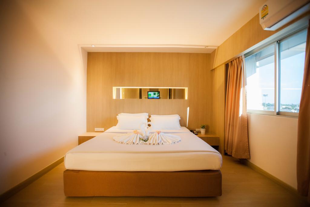 Golden City Rayong Hotel מראה חיצוני תמונה